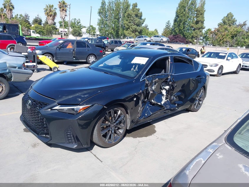 2021 Lexus Is VIN JTHGZ1B29M5037516 IAAI salvage auction — LEFT SIDE, Salvage Title, sold $11,800 on 2026-07-13 (photo 2)