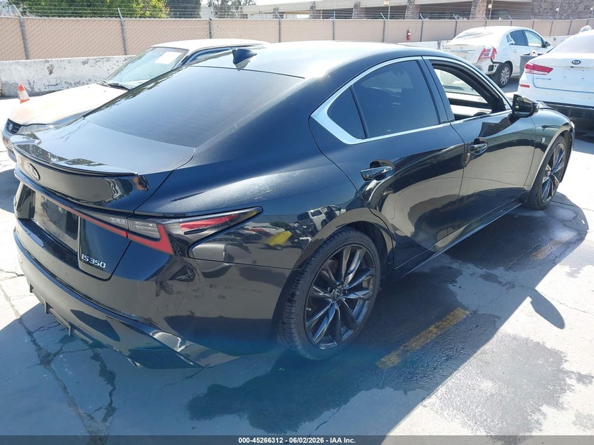 2021 Lexus Is VIN JTHGZ1B29M5037516 IAAI salvage auction — LEFT SIDE, Salvage Title, sold $11,800 on 2026-07-13 (photo 4)