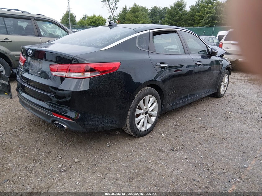 2017 Kia Optima VIN 5XXGT4L31HG139101 IAAI salvage auction — NORMAL WEAR, Salvage Title, sold $25 on 2026-07-29 (photo 4)