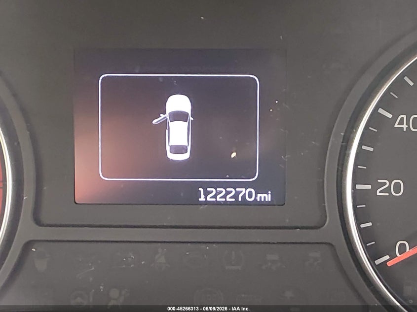 2017 Kia Optima VIN 5XXGT4L31HG139101 IAAI salvage auction — NORMAL WEAR, Salvage Title, sold $25 on 2026-07-29 (photo 7)