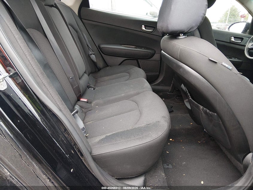 2017 Kia Optima VIN 5XXGT4L31HG139101 IAAI salvage auction — NORMAL WEAR, Salvage Title, sold $25 on 2026-07-29 (photo 8)