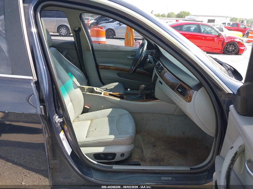 2006 BMW 3 series VIN WBAVB33556KR76178 IAAI salvage auction — FRONT END, Repossessed (Missouri), sold $275 on 2026-07-30 (photo 5)