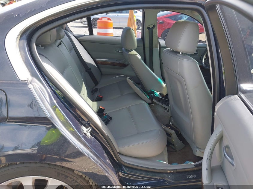 2006 BMW 3 series VIN WBAVB33556KR76178 IAAI salvage auction — FRONT END, Repossessed (Missouri), sold $275 on 2026-07-30 (photo 8)