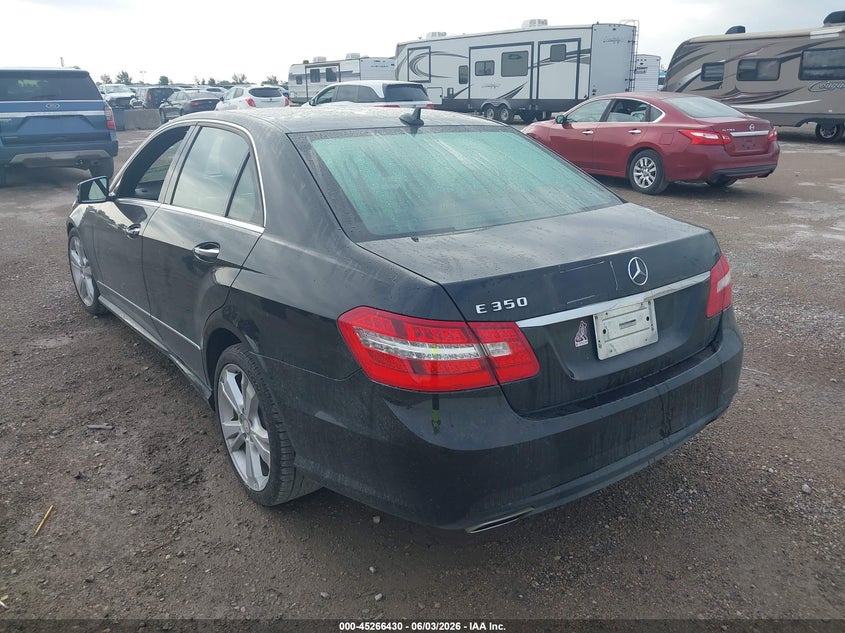 2013 Mercedes-benz E-klasse VIN WDDHF5KB4DA719562 IAAI salvage auction — RIGHT FRONT, Salvage Title, sold $1,600 on 2026-07-15 (photo 3)