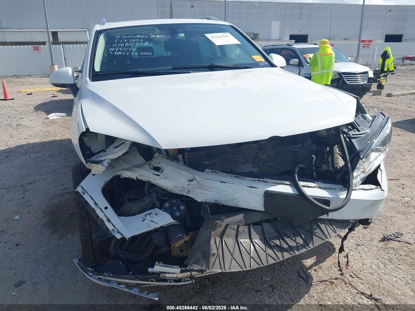 2016 Volkswagen Touareg VIN WVGEF9BP7GD001146 IAAI salvage auction — FRONT END, Salvage Title, sold $650 on 2026-08-13 (photo 6)