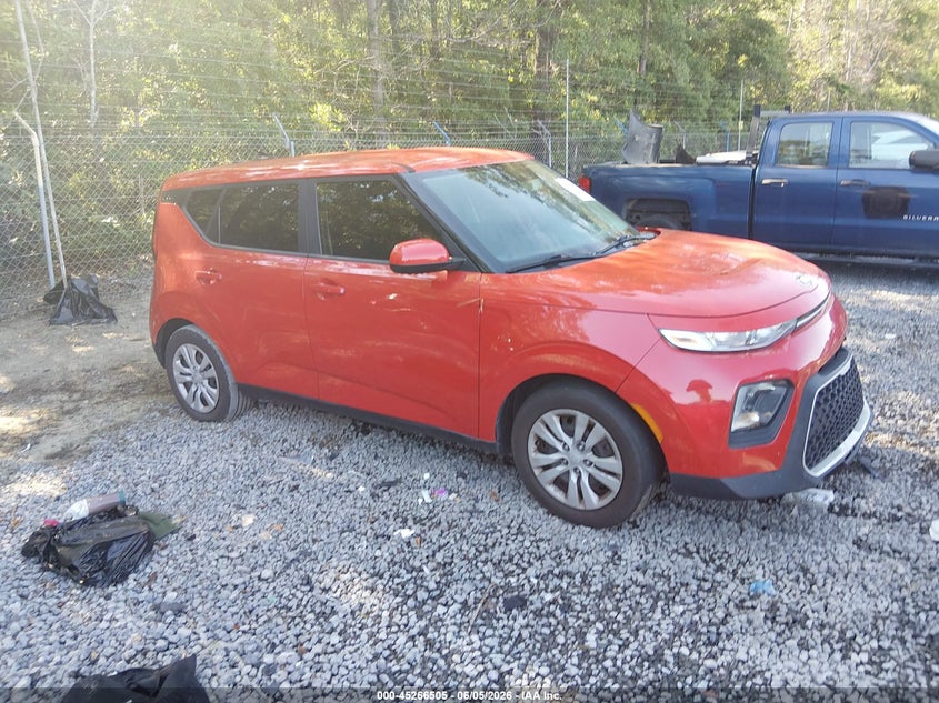 2020 Kia Soul VIN KNDJ23AUXL7027235 IAAI salvage auction — LEFT FRONT, Salvage Title, sold $2,400 on 2026-07-07 (photo 1)