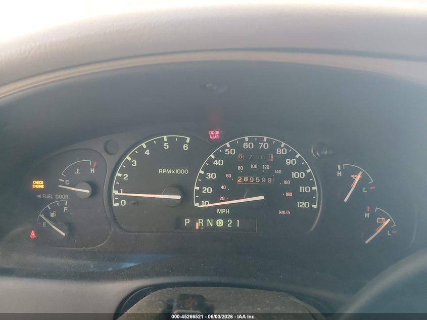 2000 Mercury Mountaineer VIN 4M2ZU76E2YUJ39911 IAAI salvage auction — NORMAL WEAR, Original (Alaska), sold $25 on 2026-07-17 (photo 7)