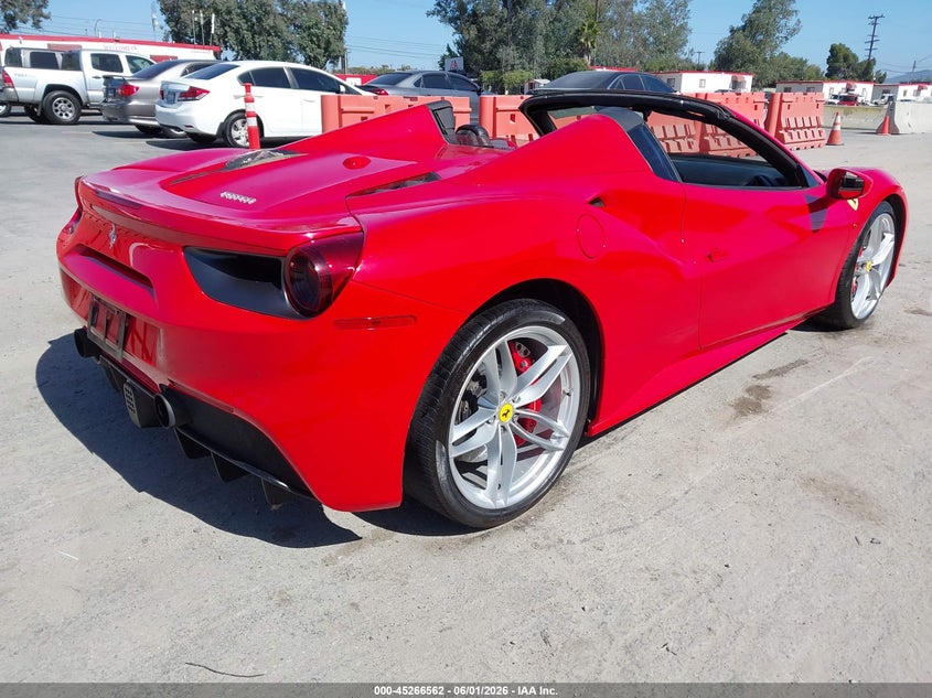 2018 Ferrari VIN ZFF80AMAXJ0233348 IAAI salvage auction — ENGINE BURN, Salvage Title, sold $127,500 on 2026-08-05 (photo 4)