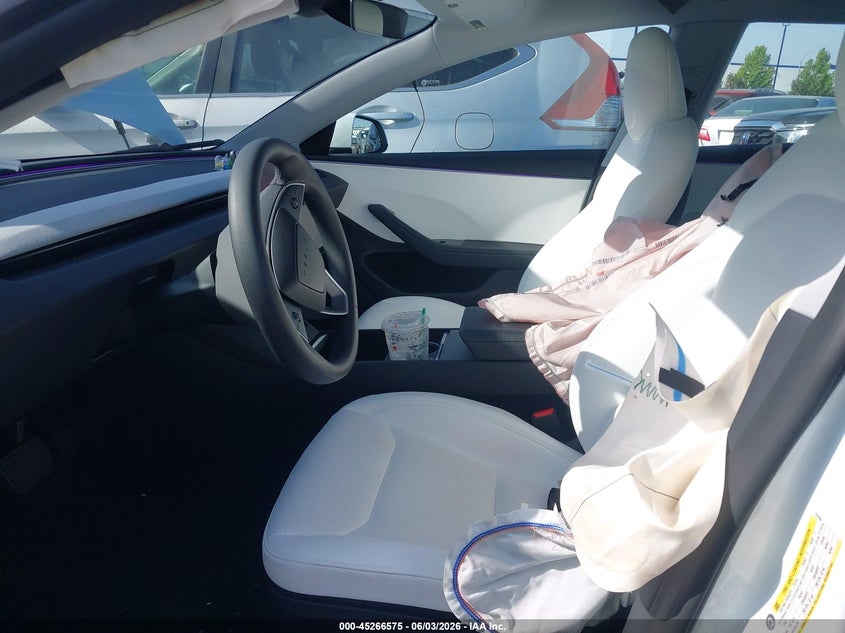 2025 Tesla Model 3 VIN 5YJ3E1EA4SF019709 IAAI salvage auction — LEFT FRONT, Salvage Title, sold $13,925 on 2026-07-31 (photo 5)