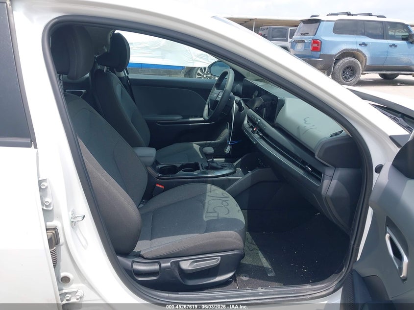2025 Kia K4 VIN 3KPFT4DE1SE030603 IAAI salvage auction — FRONT END, Salvage Title, sold $7,175 on 2026-08-19 (photo 5)