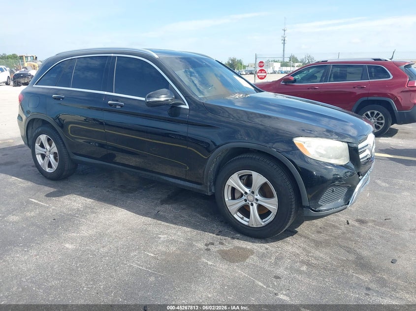 2017 Mercedes-benz Glc VIN WDC0G4JB7HF137099 IAAI salvage auction — Burn Engine, Salvage Title, sold $2,950 on 2026-07-08 (photo 1)