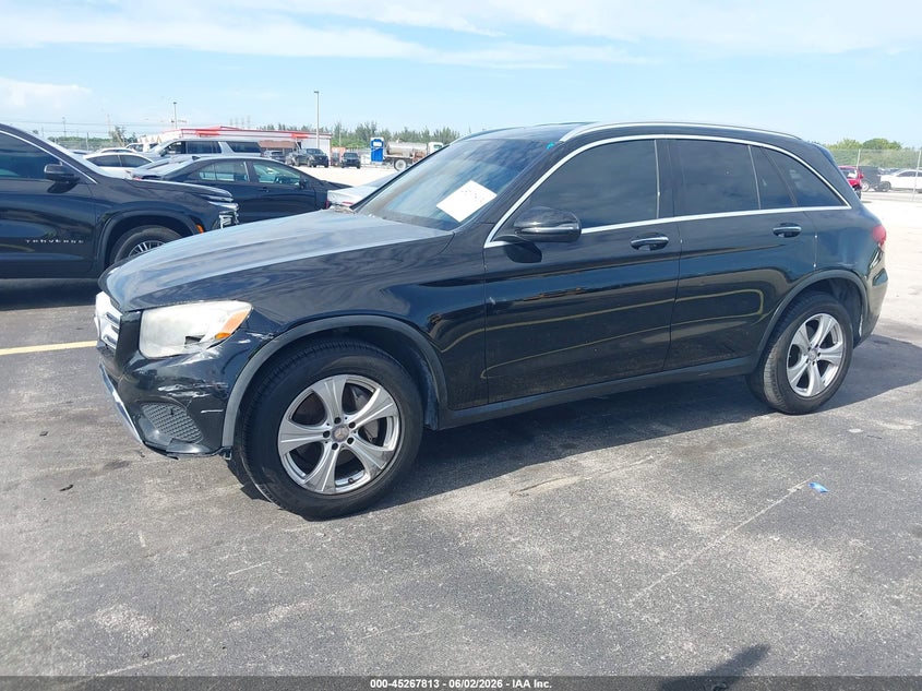 2017 Mercedes-benz Glc VIN WDC0G4JB7HF137099 IAAI salvage auction — Burn Engine, Salvage Title, sold $2,950 on 2026-07-08 (photo 2)