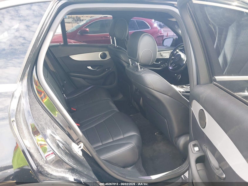 2017 Mercedes-benz Glc VIN WDC0G4JB7HF137099 IAAI salvage auction — Burn Engine, Salvage Title, sold $2,950 on 2026-07-08 (photo 8)