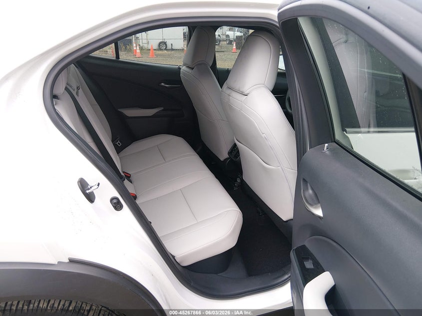 2022 Lexus Ux VIN JTHX9JBH4N2059012 IAAI salvage auction — FRONT END, Salvage (Oregon), sold $6,800 on 2026-07-29 (photo 8)