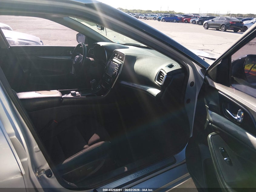 2016 Nissan Maxima VIN 1N4AA6AP3GC433939 IAAI salvage auction — NORMAL WEAR, Original (Texas), sold $2,250 on 2026-07-27 (photo 5)