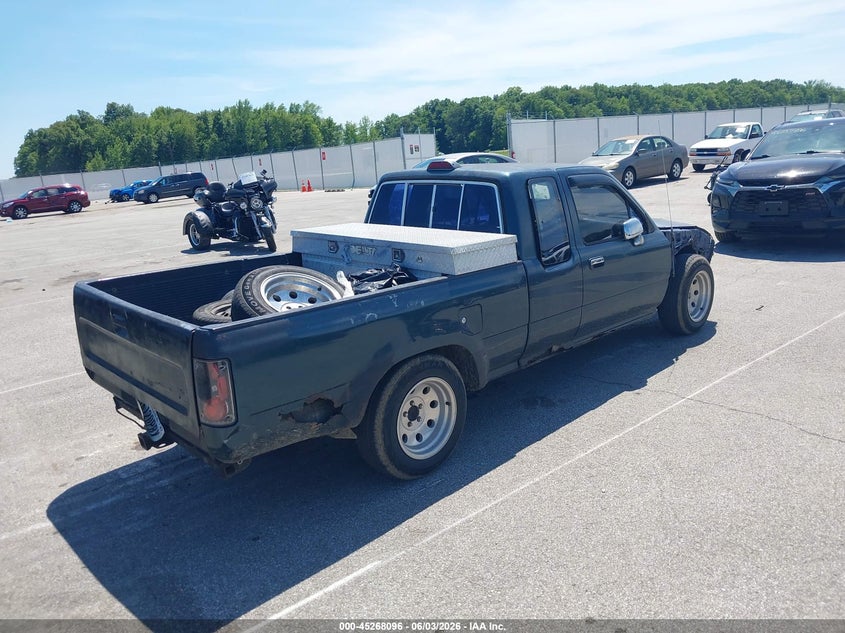 1994 Toyota Pickup VIN JT4RN93P1R5100792 IAAI salvage auction — NORMAL WEAR, Clear (Indiana), sold $2,350 on 2026-07-16 (photo 4)