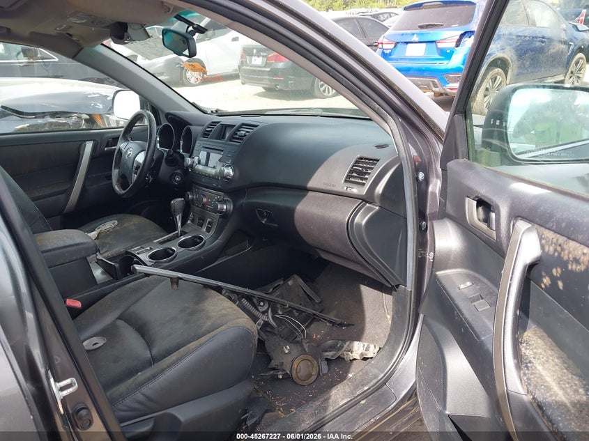 2012 Toyota Highlander VIN 5TDBK3EH6CS152787 IAAI salvage auction — NORMAL WEAR, Rebuilt-Non-Public (Washington), sold $1,600 on 2026-07-15 (photo 5)