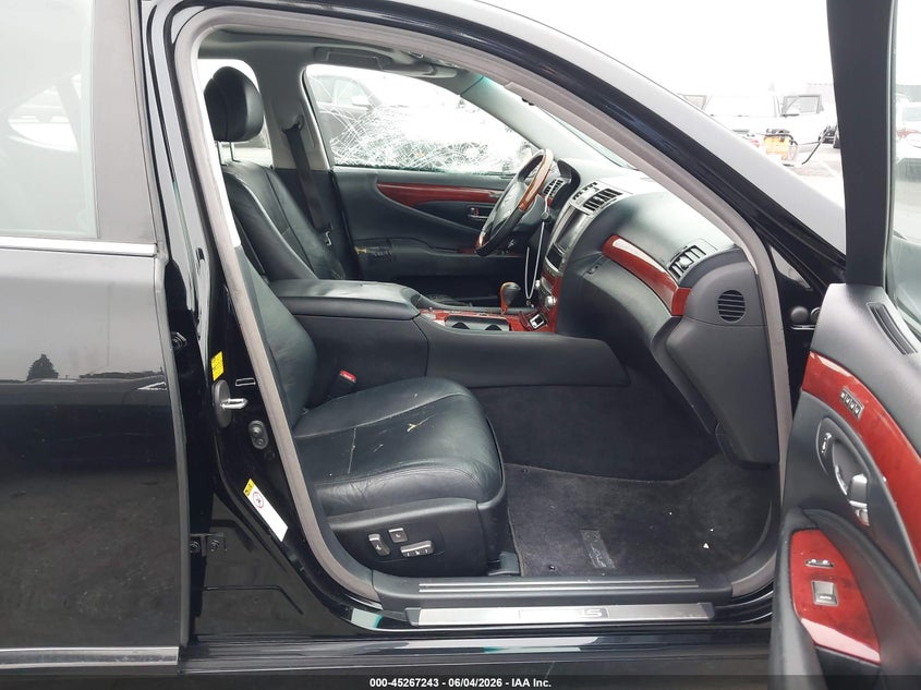 2012 Lexus Ls VIN JTHBL5EF4C5112817 IAAI salvage auction — SIDE, Salvage Title, sold $2,400 on 2026-07-16 (photo 5)
