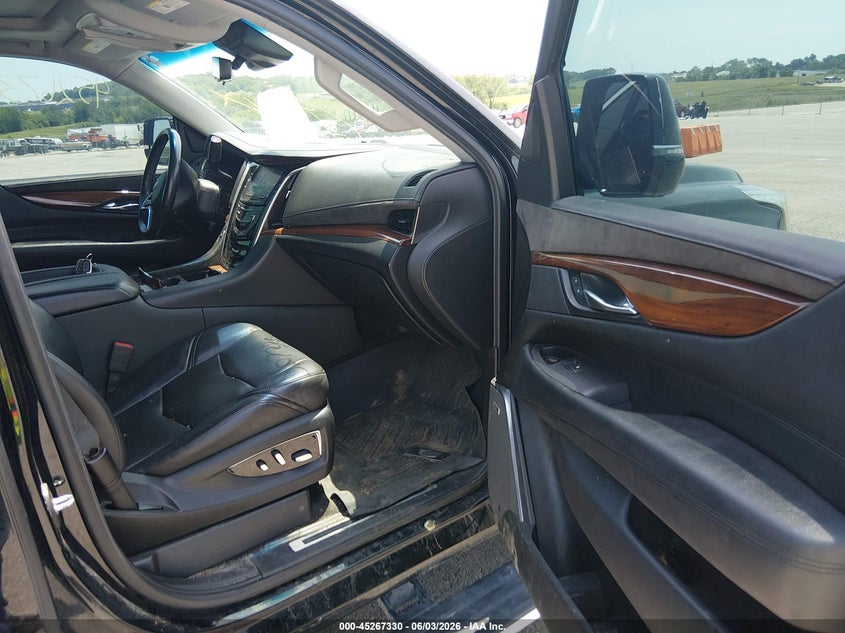 2019 Cadillac Escalade esv VIN 1GYS4JKJXKR235233 IAAI salvage auction — NORMAL WEAR, Repossessed (Missouri), sold $11,450 on 2026-07-23 (photo 5)