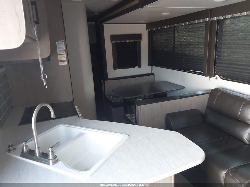 2020 Keystone rv Hideout VIN 4YDT29020L7245077 IAAI salvage auction — HAIL, Clear (Oklahoma), sold $8,100 on 2026-07-15 (photo 5)