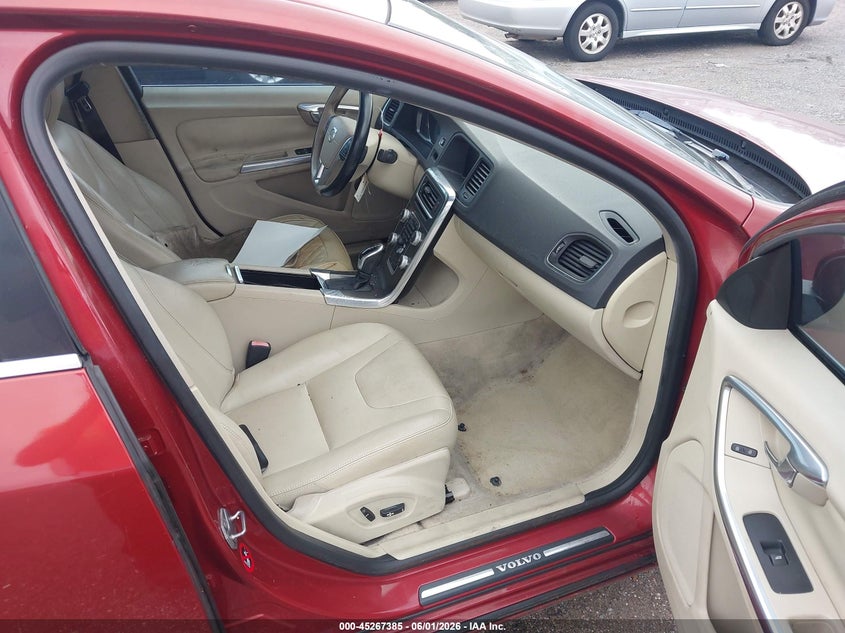 2015 Volvo S60 VIN YV140MFK2F2338170 IAAI salvage auction — NORMAL WEAR, Clear (Georgia), sold $375 on 2026-07-14 (photo 5)