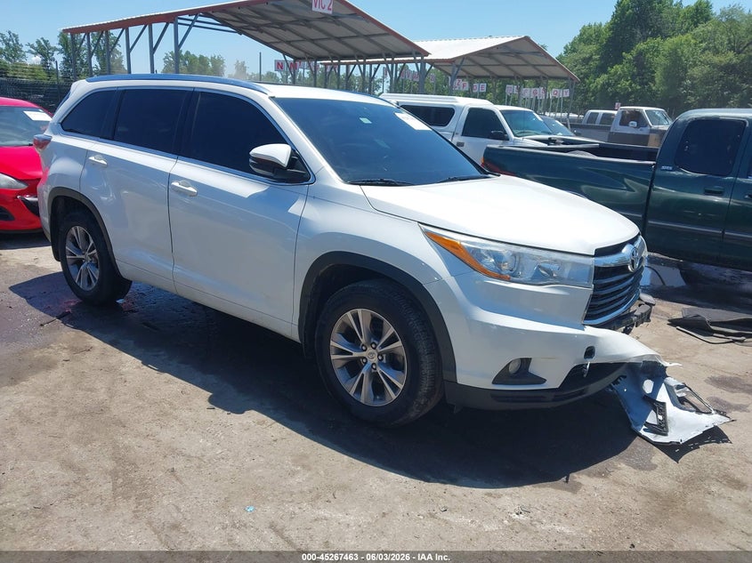 2015 Toyota Highlander VIN 5TDJKRFH7FS169552 IAAI salvage auction — FRONT END, Salvage Title, sold $8,700 on 2026-07-09 (photo 1)