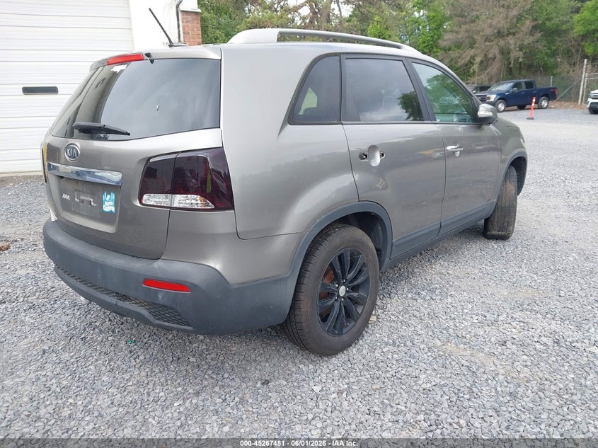 2011 Kia Sorento VIN 5XYKT4A2XBG121204 IAAI salvage auction — NORMAL WEAR, Clear (New York), sold $625 on 2026-07-07 (photo 4)
