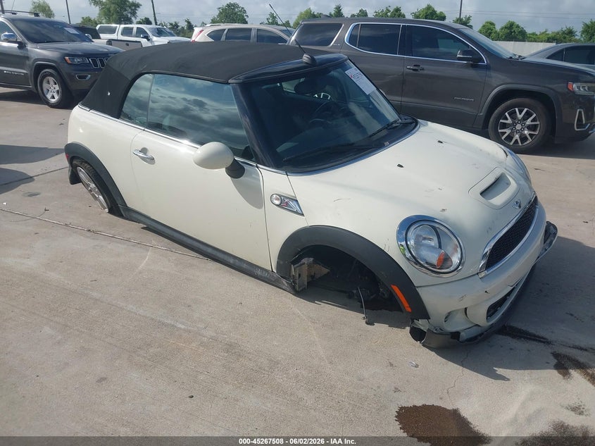 2011 Mini Cooper VIN WMWZP3C52BT249085 IAAI salvage auction — FRONT & REAR, Salvage (Texas), sold $925 on 2026-07-31 (photo 1)