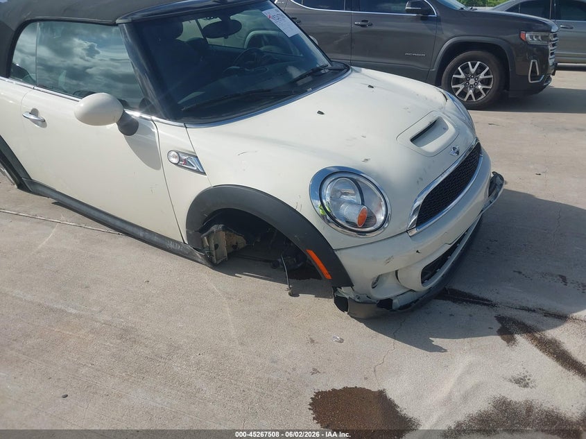 2011 Mini Cooper VIN WMWZP3C52BT249085 IAAI salvage auction — FRONT & REAR, Salvage (Texas), sold $925 on 2026-07-31 (photo 6)