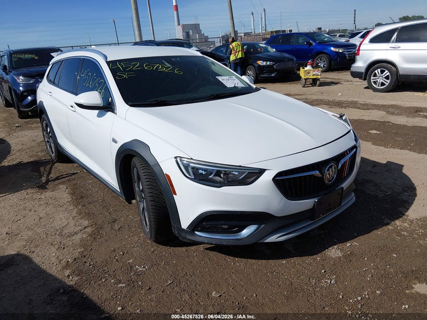 2018 Buick Regal VIN W04GU8SX4J1078606 IAAI salvage auction — LEFT FRONT, Salvage Title, sold $2,550 on 2026-07-18 (photo 1)