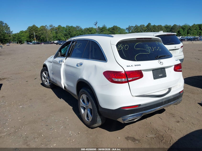 2018 Mercedes-benz Glc VIN WDC0G4KB9JF402156 IAAI salvage auction — BIOHAZARD/CHEMICAL, Salvage Title, sold $3,050 on 2026-07-07 (photo 3)
