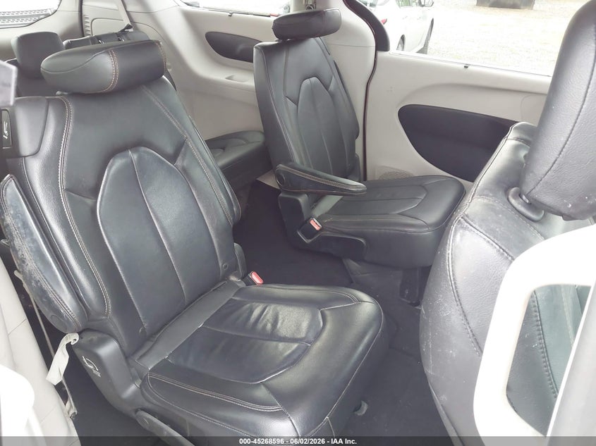2017 Chrysler Pacifica VIN 2C4RC1BG2HR541857 IAAI salvage auction — NORMAL WEAR, Clear (Pennsylvania), sold $2,550 on 2026-07-09 (photo 8)