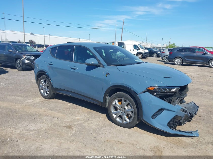 2024 Dodge Hornet VIN ZACPDFCW6R3A16109 IAAI salvage auction — FRONT END, Salvage Title, sold $5,650 on 2026-07-15 (photo 1)