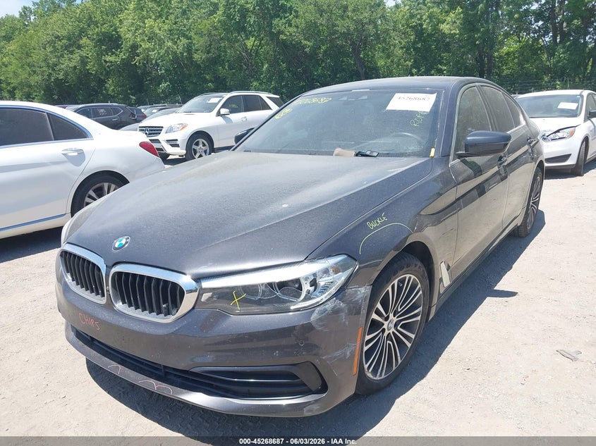 2019 BMW 5er VIN WBAJE5C5XKWE66299 IAAI salvage auction — LEFT SIDE, Salvage Title, sold $10,250 on 2026-07-22 (photo 2)