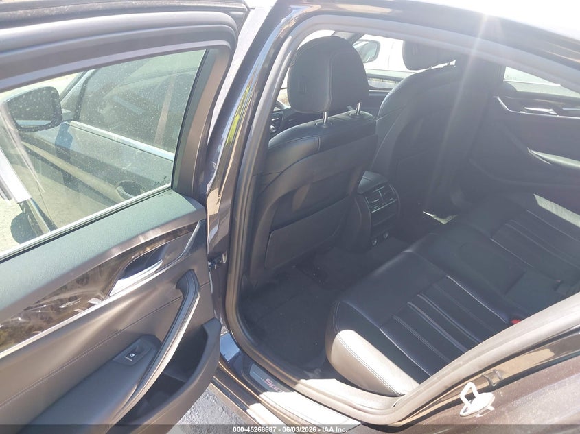 2019 BMW 5er VIN WBAJE5C5XKWE66299 IAAI salvage auction — LEFT SIDE, Salvage Title, sold $10,250 on 2026-07-22 (photo 8)