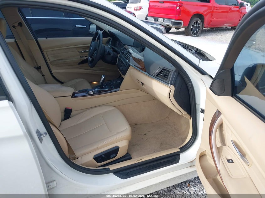 2014 BMW 3er VIN WBA3A5G51ENP31150 IAAI salvage auction — HAIL, Salvage Title, sold $2,000 on 2026-07-06 (photo 5)