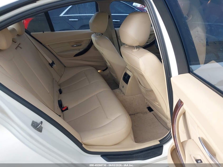 2014 BMW 3er VIN WBA3A5G51ENP31150 IAAI salvage auction — HAIL, Salvage Title, sold $2,000 on 2026-07-06 (photo 8)