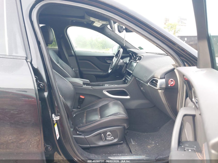 2019 Jaguar F-pace VIN SADCK2FXXKA354410 IAAI salvage auction — HAIL, Salvage Title, sold $5,300 on 2026-07-20 (photo 5)