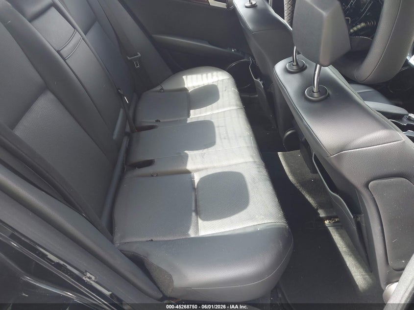 2012 Mercedes-benz C-klasse VIN WDDGF4HB9CA630856 IAAI salvage auction — NORMAL WEAR, Clear (Florida), sold $1,550 on 2026-07-24 (photo 8)