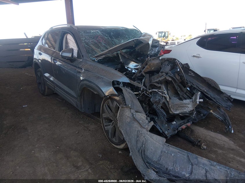 2022 Volkswagen Taos VIN 3VVJX7B22NM020912 IAAI salvage auction — ROLLOVER, Salvage Title, sold $750 on 2026-08-13 (photo 1)