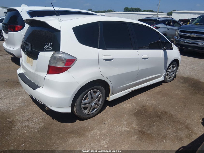 2009 Honda Fit VIN JHMGE88689S023808 IAAI salvage auction — NORMAL WEAR, Clear - Public Restricted (Oklahoma), sold $375 on 2026-07-08 (photo 4)