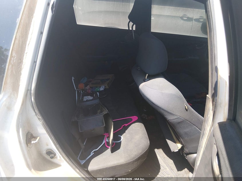 2009 Honda Fit VIN JHMGE88689S023808 IAAI salvage auction — NORMAL WEAR, Clear - Public Restricted (Oklahoma), sold $375 on 2026-07-08 (photo 8)