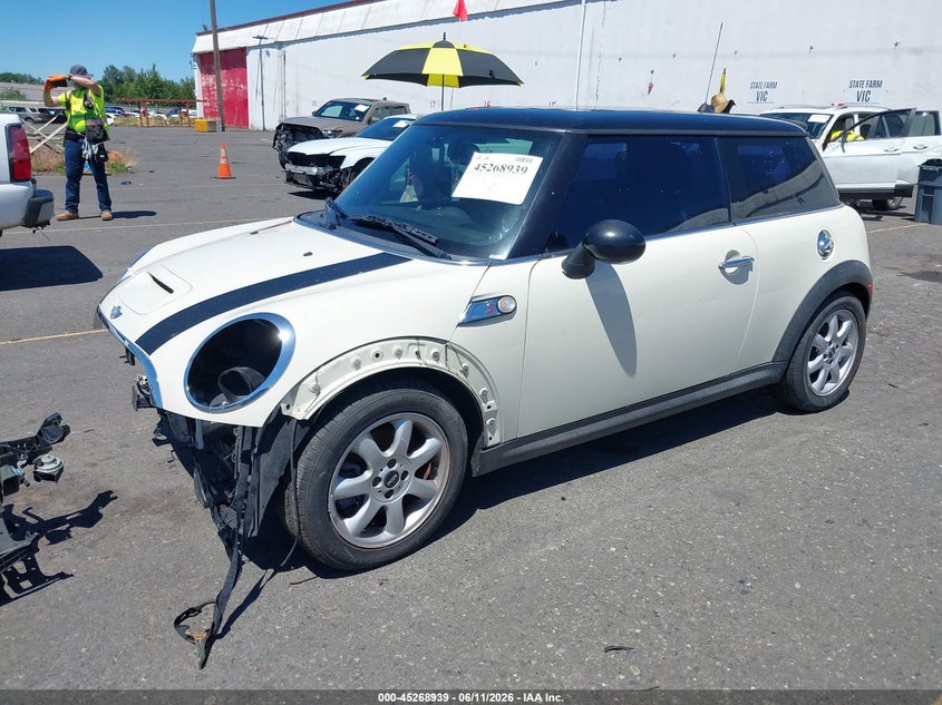 2008 Mini Cooper VIN WMWMF73588TV35116 IAAI salvage auction — NORMAL WEAR, Clear-Dealer Only (Washington), sold $100 on 2026-07-09 (photo 2)