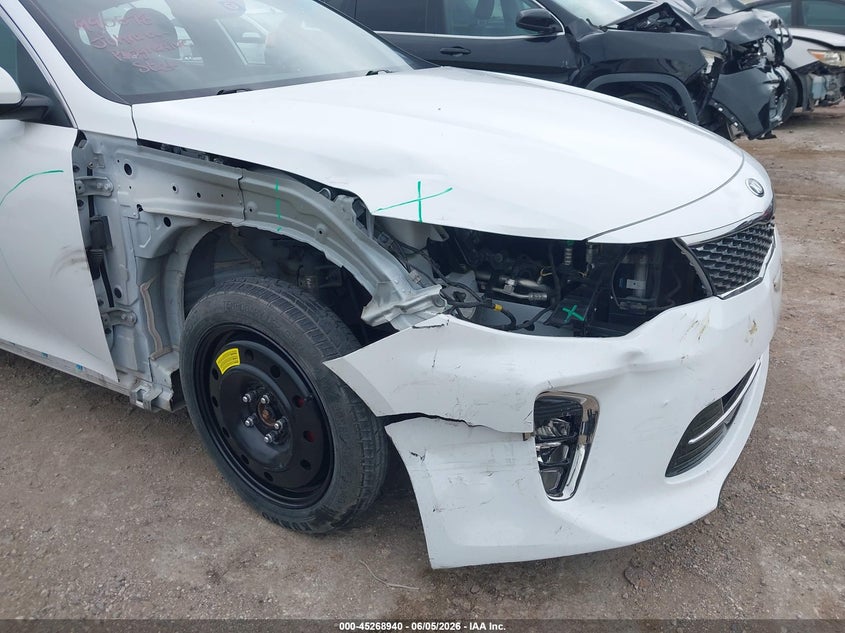 2018 Kia Optima VIN 5XXGV4L20JG204687 IAAI salvage auction — SIDE, Salvage Title, sold $3,550 on 2026-07-29 (photo 6)