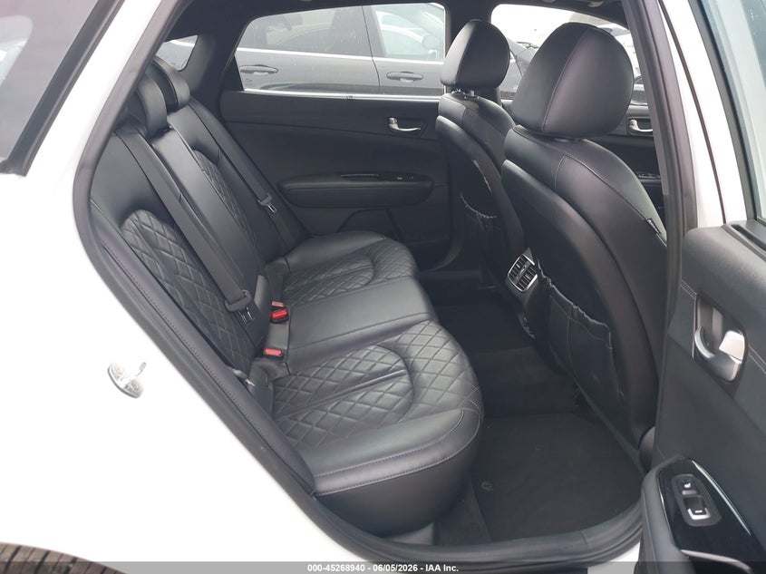2018 Kia Optima VIN 5XXGV4L20JG204687 IAAI salvage auction — SIDE, Salvage Title, sold $3,550 on 2026-07-29 (photo 8)