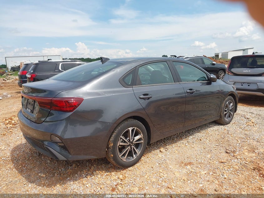 2024 Kia Forte VIN 3KPF24AD1RE770631 IAAI salvage auction — HAIL, Clear (Missouri), sold $8,550 on 2026-08-24 (photo 4)