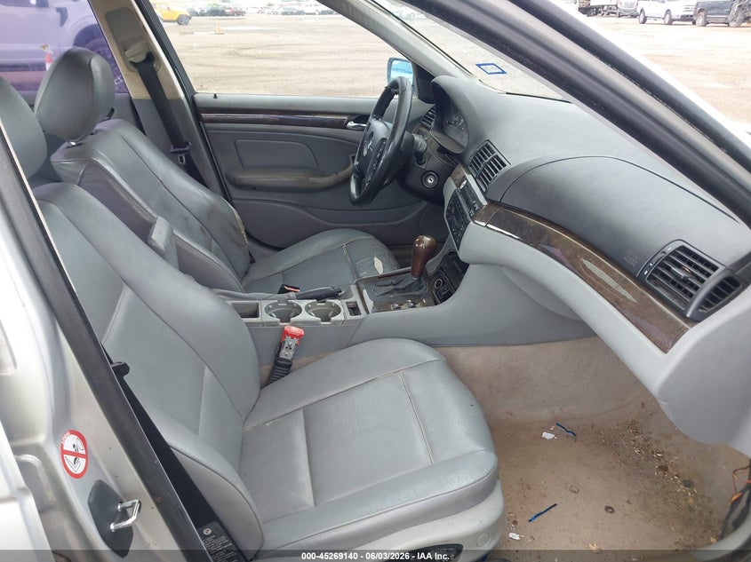 2002 BMW 3 series VIN WBAEV33492KL77910 IAAI salvage auction — NORMAL WEAR, Original (Texas), sold $300 on 2026-07-08 (photo 5)