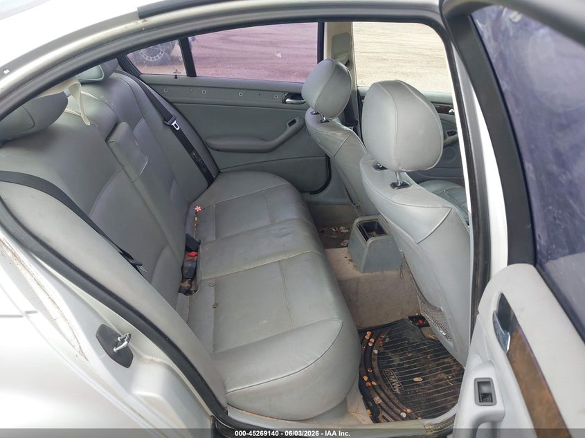 2002 BMW 3 series VIN WBAEV33492KL77910 IAAI salvage auction — NORMAL WEAR, Original (Texas), sold $300 on 2026-07-08 (photo 8)