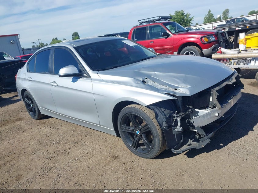 2013 BMW 3er VIN WBA3B5C57DF597126 IAAI salvage auction — FRONT END, Bill Of Sale (Washington), sold $425 on 2026-07-18 (photo 1)