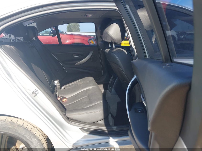 2013 BMW 3er VIN WBA3B5C57DF597126 IAAI salvage auction — FRONT END, Bill Of Sale (Washington), sold $425 on 2026-07-18 (photo 8)